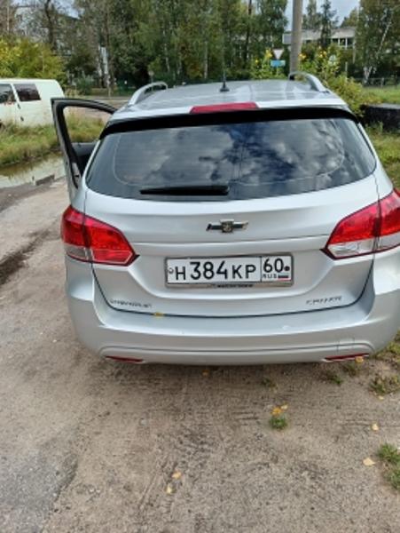 Лот № 1(вторичные). Автомобиль Chevrolet Cruze, 2013 года выпуска, государственный номер Н384КР60, идентификационный номер (VIN) XUUJF35E9D0006222, номер кузова (прицепа) XUUJF35E9D0006222, номер двигателя 467994KA, объем двигателя - 1598 куб. см, мощность двигателя - 124 л.с., отсутствуют подушки безопасности на торпеде и на руле, верхняя решетка радиатора неоригинальная, сколы и потертости по кузову, в рабочем состоянии, пробег 103334 км.Должник (собственник) – Иванов А.А.