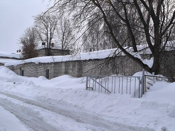 Здание нежилое (тир) площадью 364,0 кв.м., кад.№12:15:6701003:79, расположенный по адресу РМЭ, Волжский район, с. Помары, ул. Станционная, строение 1а.