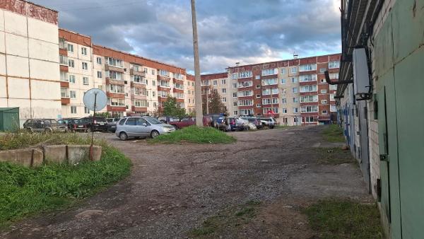 Нежилое помещение (гаражный бокс) площадью 22 кв. м, кадастровый номер 27:21:0107031:581, местонахождение: Хабаровский край, г. Советская Гавань в районе ул. Советская, ГСК "Юг", бокс 12.