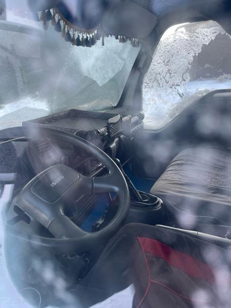 Транспортное средство Isuzu NPR, 2000 года выпуска, цвет - белый, идентификационный номер (VIN) JALC4B14017000649, государственный регистрационный номер X699BH138.