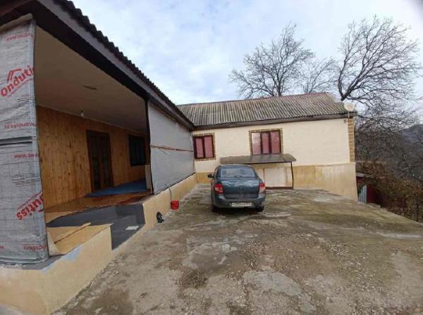 Жилой дом, площадью 115,8 кв.м., кадастровый номер 20:09:1200032:402; земельный участок (для ведения личного подсобного хозяйства), площадью 660+/-9 кв.м., кадастровый номер 20:09:1200032:332.