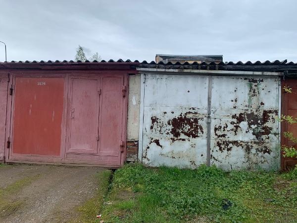 Нежилое здание (гараж), площадью 18 кв.м, кадастровый №24:59:0303038:2809, расположенное по  адресу: Красноярский край, г. Зеленогорск, авто площадка №3, кооператив автолюбителей №2, гараж №3573. Начальная цена продажи 51 000 руб., Задаток 7700 руб.