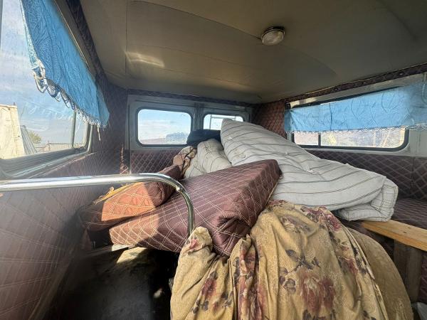 Транспортное средство (Автобус длиной от 5м до 8м) УАЗ 220692-04, 2002 г.в., г/н А352МК75, цвет белая ночь, VIN: ХТТ22069220005880, номер шасси (рамы): 37410020126616, номер кузова 22060020203543. На лобовом стекле имеется трещина, в салоне установлена печь