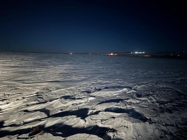 Земельный участок, категория земель: земли населенных пунктов, виды разрешённого использования: для индивидуального жилищного строительства, расположенный по адресу: Забайкальский край, г. Чита, на пересечении автомобильной дороги М-55 «Байкал» и проезда вдоль жилого массива «Дворцы» в Черновском административном районе городского округа «Город Чита», кадастровый номер 75:32:040333:2993, площадью 1500+/-14 кв.м. На участке постройки и сооружения отсутствуют