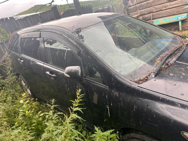 Легковой автомобиль марки ХОНДА STREAM, 2011 г.в., г/н М810ЕЕ75, цвет черный, Номер кузова (прицепа) RN63134704. ТС не исправен двигатель, спущены колеса, отсутствует передний бампер, потертости лакокрасочного покрытия на крышке бензобака, мелкие потертости по всему кузова автомобиля