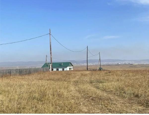 Земельный участок, категория земель: земли сельскохозяйственного назначения, виды разрешённого использования: для ведения садоводства, расположенный по адресу: Местоположение установлено относительно ориентира, расположенного в границах участка, Почтовый адрес ориентира: Забайкальский край, р-он Читинский, тер. СНТ № 49 Шахтостроитель, уч.136, кадастровый номер 75:22:671601:63, площадью 400 +/- 14 кв.м. На участке постройки и сооружения отсутствуют.