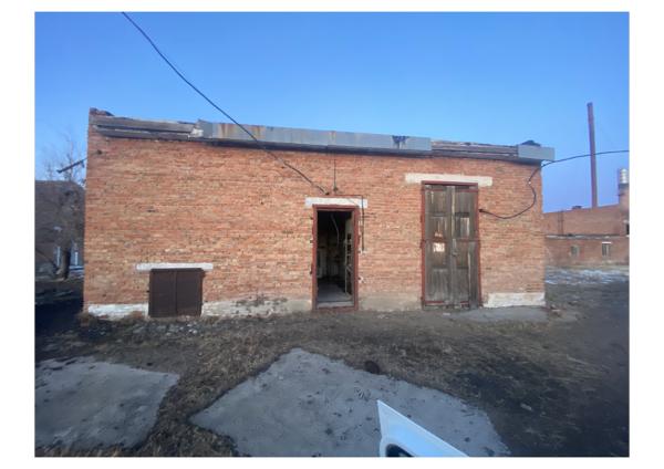 Нежилое здание (Трансформаторная подстанция), назначение: нежилое, 1 этаж (в т.ч. подземных 0), с кадастровым номером 75:09:050101:586, площадь 45,00 кв.м, расположенные по адресу: Забайкальский край, р-н Краснокаменский, п. Целинный, строение 2 в 2,5 км к юго-востоку от поселка Целинный. Земельный участок под объектом недвижимости не поставлен на государственный кадастровый учет в соответствии с действующим законодательством.