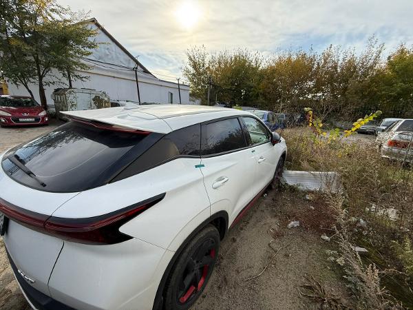 OMODA С5, 2023 г.в., г/н С096ВМ68, цвет белый, VIN LVVDB21B5PD159550