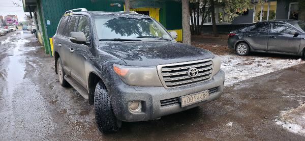 ТОЙОТА ЛАНД КРУЗЕР 200; 2015 г.в.; г/н: H001HK68; цвет: ЧЕРНЫЙ; VIN: JTMHV05J304171596