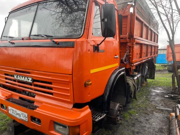 Грузовой самосвал Камаз